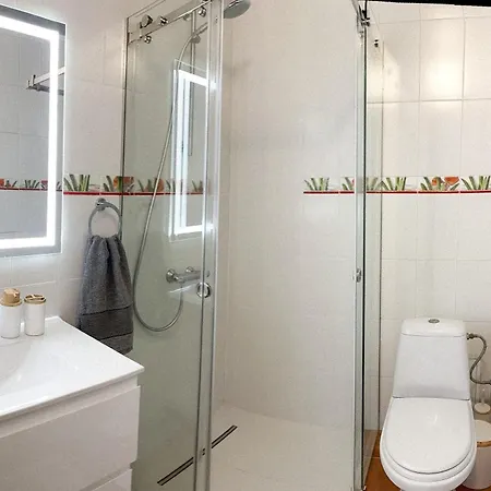 тіна Πανσιόν